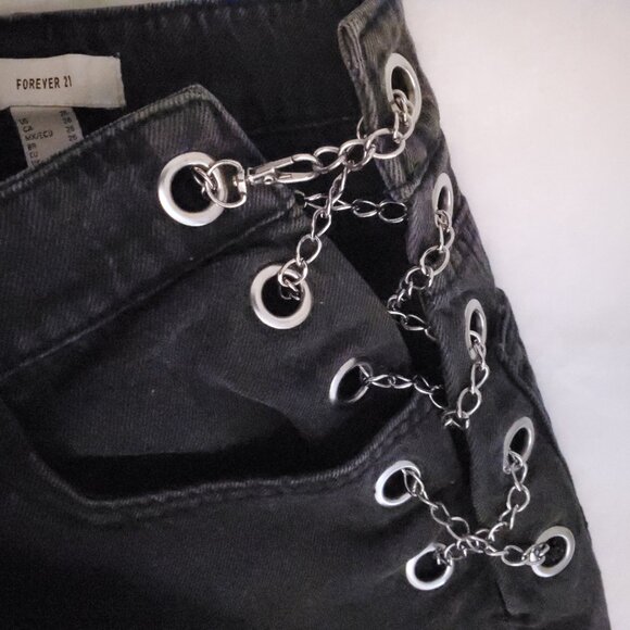 Forever 21 Women’s Curb Chain High-Rise Straight Leg Jeans Black Wash - (26) - Picture 6 of 16
